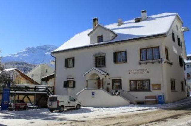 Hotel Arturo Celerina/Schlarigna Екстериор снимка