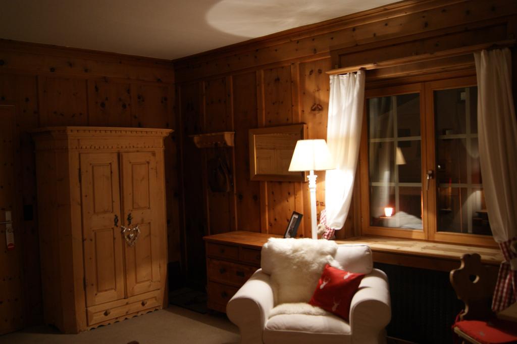 Hotel Arturo Celerina/Schlarigna Екстериор снимка