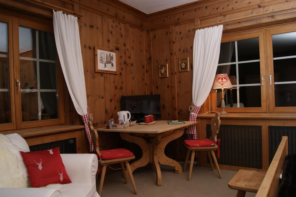 Hotel Arturo Celerina/Schlarigna Екстериор снимка